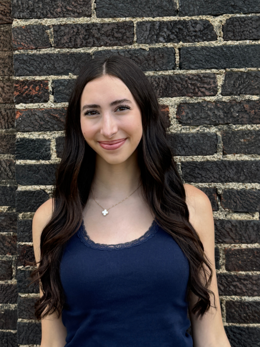 Nicole Miller, Junior